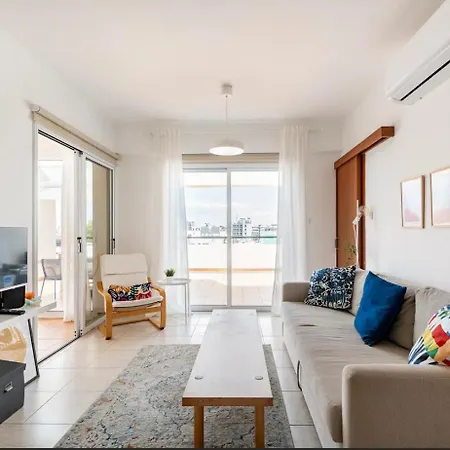 Floor Center * Ларнака