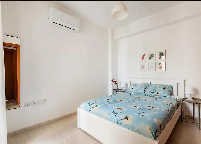 Floor Center Апартаменти Ларнака