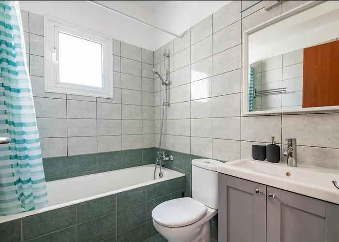 Floor Center * Ларнака